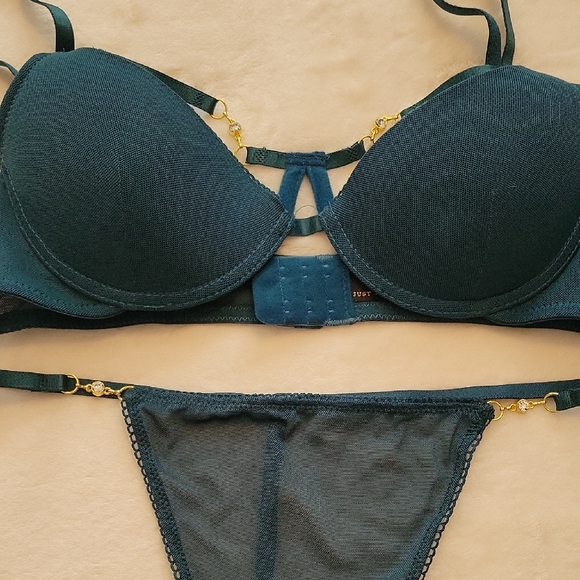 Just Sexy Lingerie Set with Gold Details - Picture 5 of 6